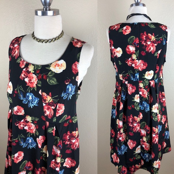 H&M Maternity Black Floral Dress - Picture 2 of 4